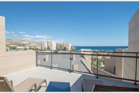 Radhus till salu El Campello, Alicante, Spanien 3 sovrum, 197 kvm. Nr. 43386 - foto 2
