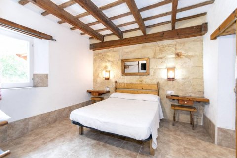 Hus till salu i Alaior, Menorca, Spanien 6 sovrum, 470 kvm. Nr. 47708 - foto 12