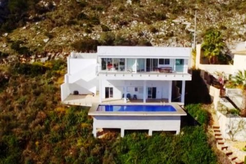 Villa till salu i Calpe, Alicante, Spanien 3 sovrum, 232 kvm. Nr. 45330 - foto 3