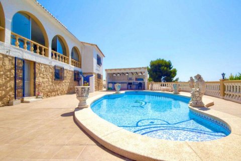 Villa till salu i La Nucia, Alicante, Spanien 8 sovrum, 400 kvm. Nr. 44119 - foto 3