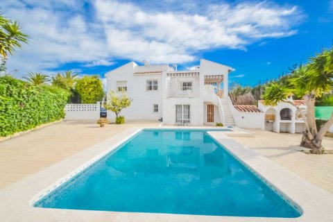 Villa till salu i Alfaz del Pi, Alicante, Spanien 4 sovrum, 240 kvm. Nr. 42174 - foto 1