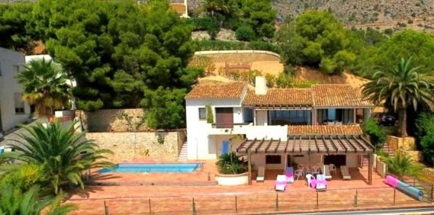Villa i Altea, Alicante, Spanien 4 sovrum, 242 kvm. Nr. 42786