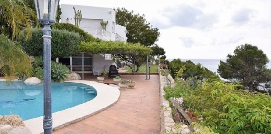 Villa i Benissa, Alicante, Spanien 5 sovrum, 370 kvm. Nr. 45488