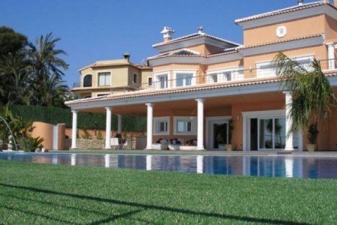 Villa till salu i Moraira, Alicante, Spanien 4 sovrum, 885 kvm. Nr. 45659 - foto 2