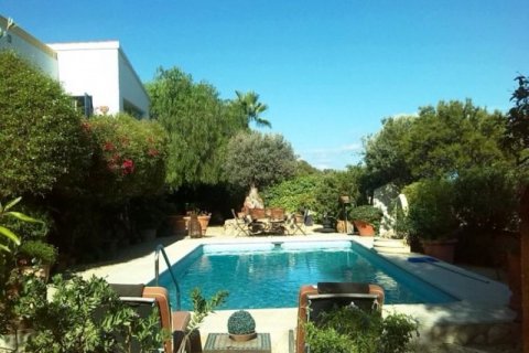 Villa till salu i Alfaz del Pi, Alicante, Spanien 4 sovrum, 320 kvm. Nr. 45117 - foto 1