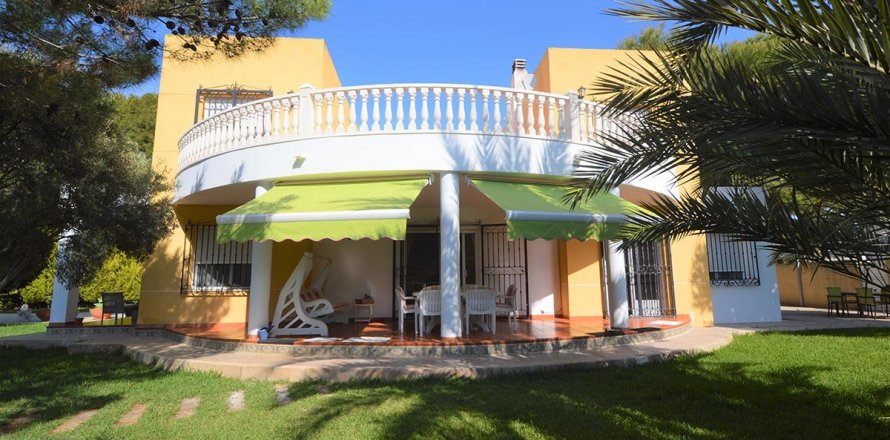 Villa Punta Prima, Alicante, Spanien 4 sovrum, 290 kvm. Nr. 46734