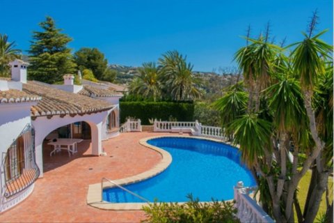 Villa till salu i Moraira, Alicante, Spanien 4 sovrum, 267 kvm. Nr. 43733 - foto 1