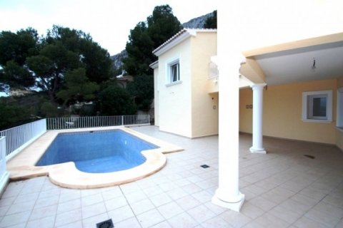 Villa till salu i Calpe, Alicante, Spanien 3 sovrum, 160 kvm. Nr. 45606 - foto 2