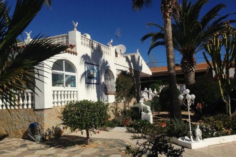 Villa till salu i La Nucia, Alicante, Spanien 2 sovrum, 150 kvm. Nr. 44515 - foto 1