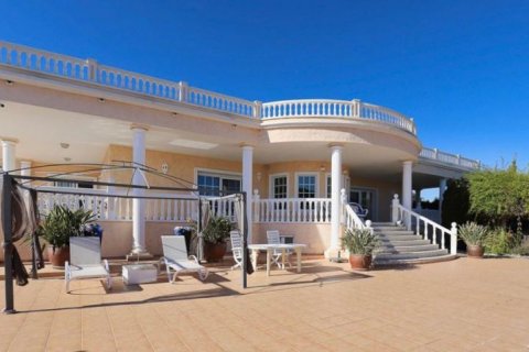 Villa till salu i La Nucia, Alicante, Spanien 8 sovrum, 600 kvm. Nr. 45385 - foto 8