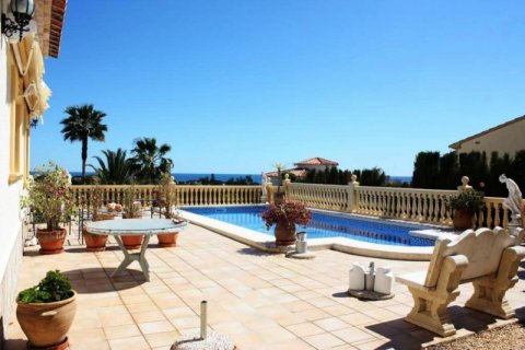 Villa till salu i Calpe, Alicante, Spanien 4 sovrum, 300 kvm. Nr. 45624 - foto 2