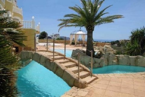 Villa till salu i La Nucia, Alicante, Spanien 8 sovrum, 2 kvm. Nr. 43913 - foto 3