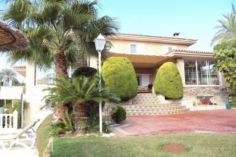 Villa till salu i Benidorm, Alicante, Spanien 7 sovrum, 455 kvm. Nr. 44324 - foto 5