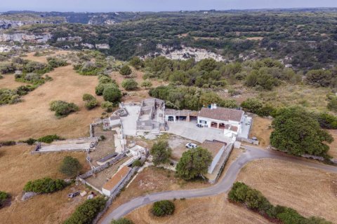 Hus till salu i Alaior, Menorca, Spanien 6 sovrum, 470 kvm. Nr. 47708 - foto 2