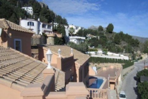 Villa till salu i Calpe, Alicante, Spanien 8 sovrum,  Nr. 45533 - foto 2