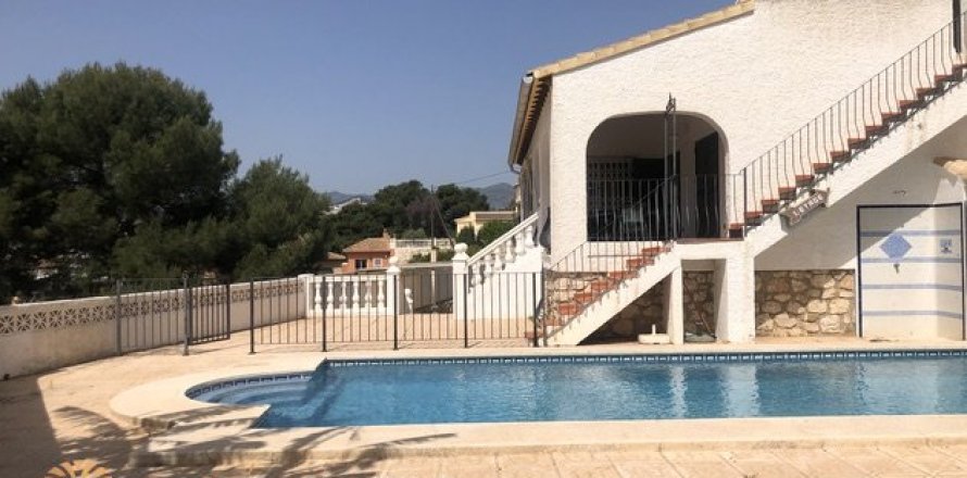 Villa i Calpe, Alicante, Spanien 4 sovrum, 200 kvm. Nr. 46749