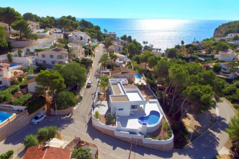 Villa till salu i Benissa, Alicante, Spanien 4 sovrum, 242 kvm. Nr. 43128 - foto 1