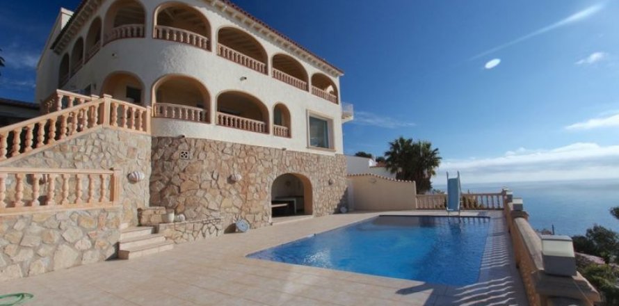 Villa i Javea, Alicante, Spanien 4 sovrum, 442 kvm. Nr. 41644