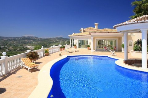 Villa till salu i Moraira, Alicante, Spanien 5 sovrum, 566 kvm. Nr. 44284 - foto 1