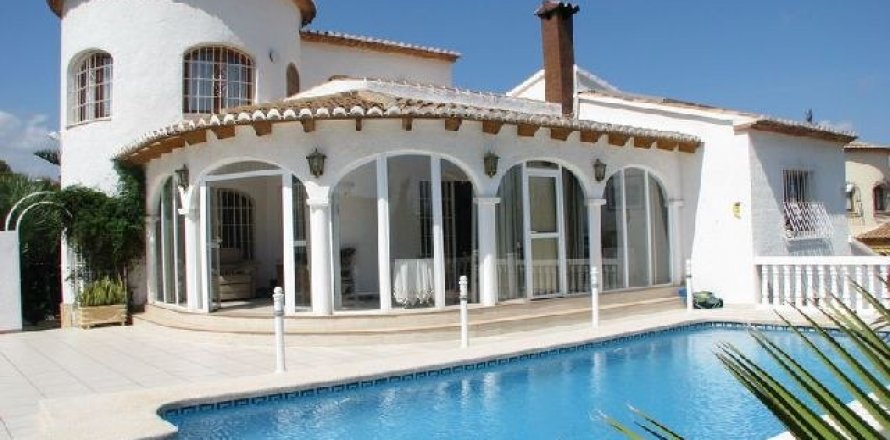 Villa i Calpe, Alicante, Spanien 3 sovrum, 205 kvm. Nr. 41411