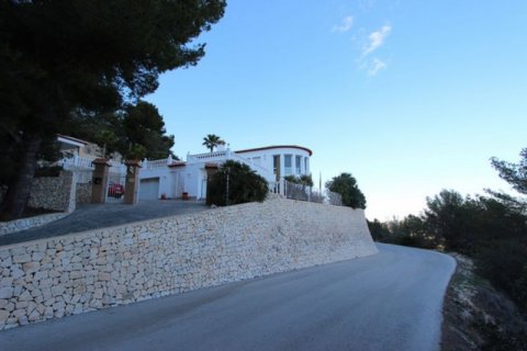 Villa till salu i Calpe, Alicante, Spanien 4 sovrum, 600 kvm. Nr. 45971 - foto 8