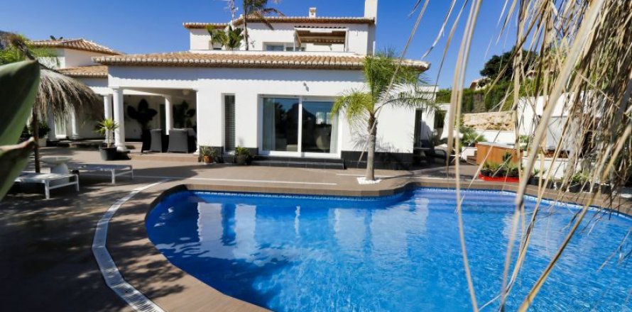 Villa i Calpe, Alicante, Spanien 3 sovrum, 260 kvm. Nr. 44312