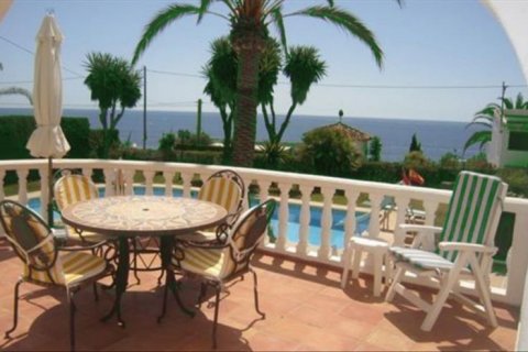 Villa till salu i Calpe, Alicante, Spanien 4 sovrum, 415 kvm. Nr. 43955 - foto 3