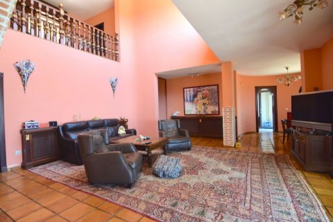 Villa till salu i La Nucia, Alicante, Spanien 5 sovrum, 425 kvm. Nr. 43678 - foto 10