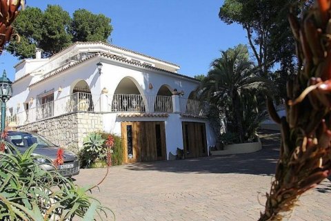 Villa till salu i Moraira, Alicante, Spanien 4 sovrum, 440 kvm. Nr. 46059 - foto 2