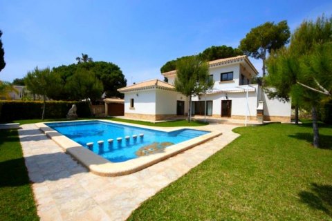 Villa till salu i Alicante, Spanien 5 sovrum, 276 kvm. Nr. 43022 - foto 1