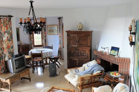 Villa till salu i La Nucia, Alicante, Spanien 3 sovrum, 310 kvm. Nr. 44531 - foto 7