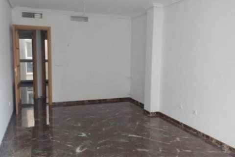 Lägenhet till salu Alicante, Spanien 4 sovrum, 120 kvm. Nr. 46046 - foto 4
