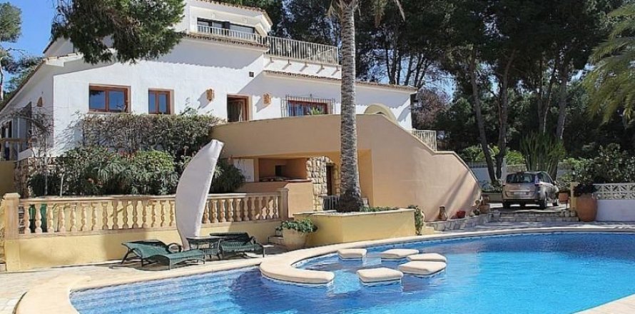 Villa i Moraira, Alicante, Spanien 4 sovrum, 440 kvm. Nr. 46059