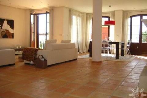 Villa till salu i Benidorm, Alicante, Spanien 4 sovrum, 188 kvm. Nr. 41412 - foto 10