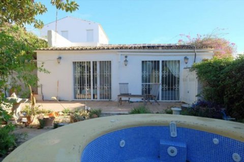 Villa till salu i Calpe, Alicante, Spanien 3 sovrum, 132 kvm. Nr. 45104 - foto 2