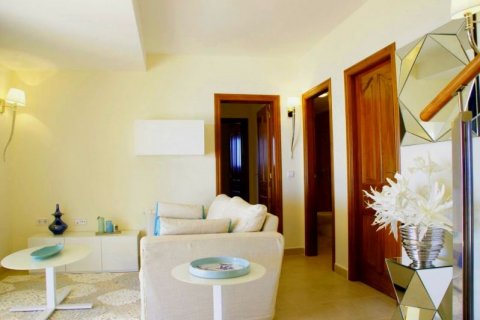 Villa till salu i Cumbre Del Sol, Alicante, Spanien 3 sovrum, 362 kvm. Nr. 44371 - foto 8