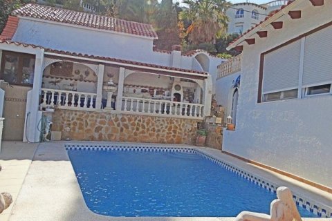 Villa till salu i Calpe, Alicante, Spanien 5 sovrum, 267 kvm. Nr. 45504 - foto 2