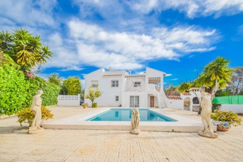 Villa till salu i Alfaz del Pi, Alicante, Spanien 4 sovrum, 240 kvm. Nr. 42174 - foto 2