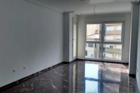 Lägenhet till salu Alicante, Spanien 4 sovrum, 120 kvm. Nr. 46046 - foto 3