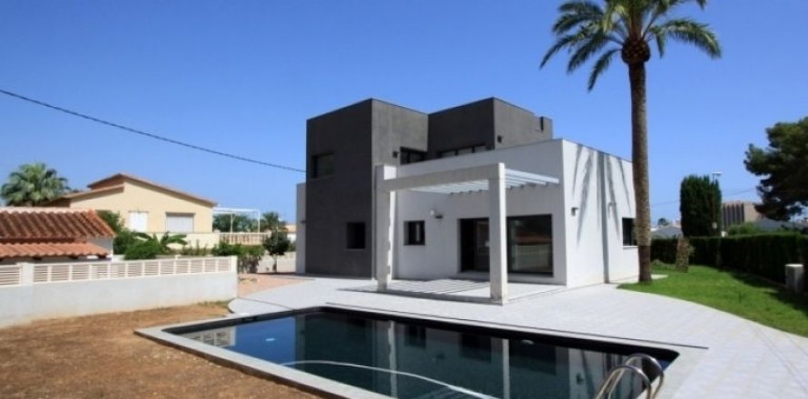 Villa i Denia, Alicante, Spanien 5 sovrum, 289 kvm. Nr. 45506