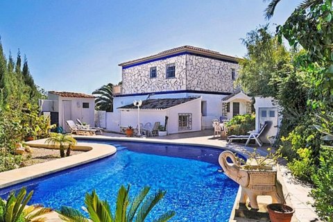 Villa till salu i Calpe, Alicante, Spanien 5 sovrum, 150 kvm. Nr. 45511 - foto 1