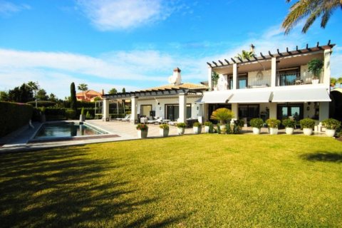 Villa till salu i Marbella, Malaga, Spanien 6 sovrum, 750 kvm. Nr. 44600 - foto 1