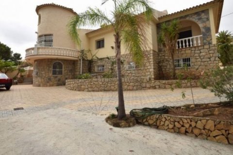 Villa till salu i La Nucia, Alicante, Spanien 5 sovrum, 362 kvm. Nr. 45415 - foto 1