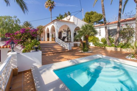 Villa till salu i Altea, Alicante, Spanien 4 sovrum, 227 kvm. Nr. 44398 - foto 2