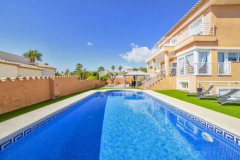 Villa till salu i Calpe, Alicante, Spanien 4 sovrum, 360 kvm. Nr. 45448 - foto 10