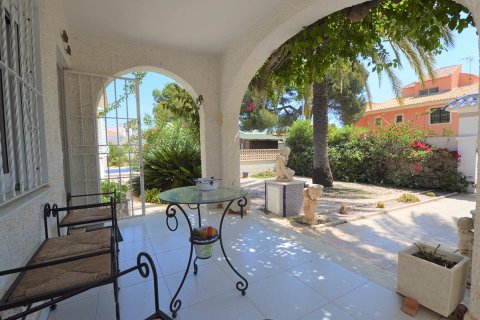 Villa till salu i La Zenia, Alicante, Spanien 3 sovrum, 150 kvm. Nr. 47888 - foto 3