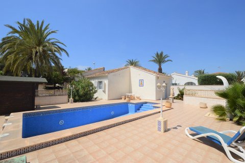 Villa till salu i La Zenia, Alicante, Spanien 3 sovrum, 150 kvm. Nr. 47888 - foto 2