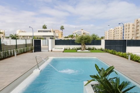 Villa till salu i Campoamor, Alicante, Spanien 3 sovrum, 157 kvm. Nr. 49750 - foto 9