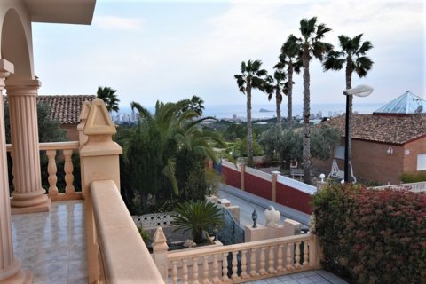 Villa till salu i La Nucia, Alicante, Spanien 4 sovrum, 395 kvm. Nr. 50297 - foto 13