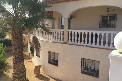 Villa till salu i La Nucia, Alicante, Spanien 5 sovrum, 295 kvm. Nr. 49889 - foto 3